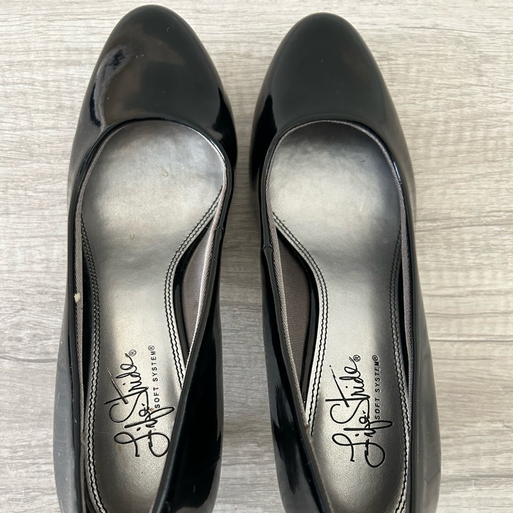 Life Stride Women's Black Pumps